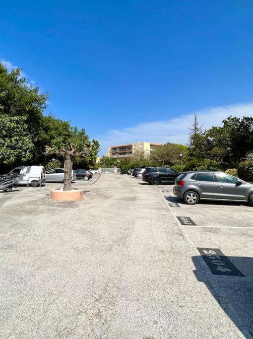 Appartement Avec Jardin Au Coeur De Saint-Tropez. Luaran gambar